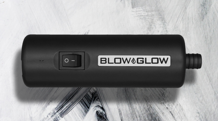 Blowglow ist ein Gerät zum Anrauchen der Shisha.