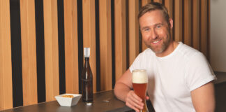 Taste Hero mit dem Flaschenaufsatz schmeckt Flaschenbier wie frisch gezapft