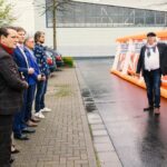 Sei ehrlich, fleißig und kreativ Dieter Mohn Gründer die Gafferwand : Sichtschutzwand schützt die Opfer vor Gaffern