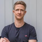 Gehe offen und ehrlich auf Menschen zu B42 bietet eine Trainings-App für Amateurfußballer