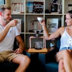 Baut euch ein Netzwerk auf, das ist Gold wert. K.offeemaker Pour Over Stands von Hand gefilterter Kaffee