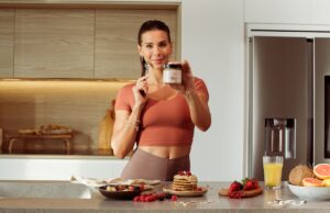 Die Crunchy Protein Cream von foodspring kommt in der Limited Edition