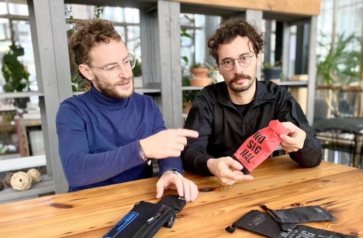 TOCA No Signal Sleeve Handytaschen