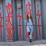 Die Angst anzufangen ist das was zwischen Stillstand und Erfolg steht baj. Berliner Modelabel verbindet Mentale Nachhaltigkeit mit Mode