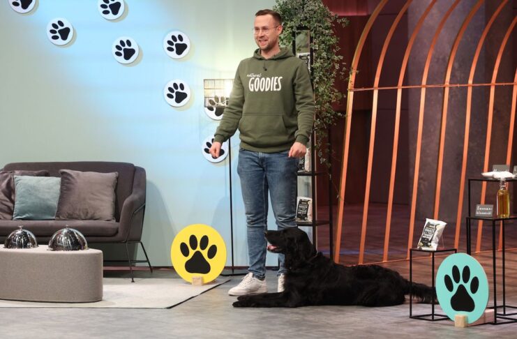 Moritz Röschl Gründer von NAGOS, veganer Snack, der sowohl für Menschen, als auch für Hunde geeignet ist, in der Höhle der Löwen
