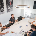 Mut und Enthusiasmus, um Entscheidungen treffen und ausführen zu können trainr. fußballtrainer