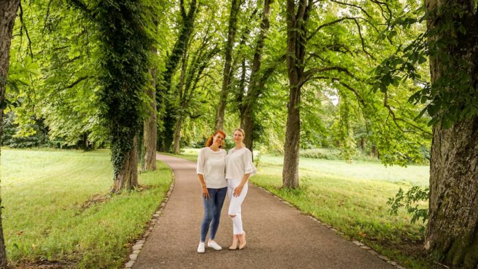 kunstimperium gründerinnen Mutter Tanja und ihrer Tochter Vanessa Bloß