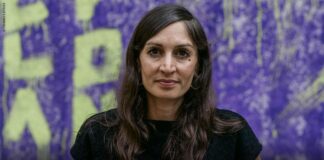 Gilda Sahebi Autorin und freie Journalistin mit den Schwerpunkten Antisemitismus und Rassismus, Frauenrechte, Naher Osten und Wissenschaft © Hannes Leitlein