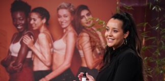 Azuka Stekovics präsentiert mit „LANIN LABS“ ein Hautserum für melaninreiche Haut. Sie erhofft sich ein Investment von 130.000 Euro für 30 Prozent der Firmenanteile. Foto: RTL / Stefan Gregorowius