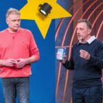 Was steckt hinter diesem genialen Alltagsprodukt? Michael Grundmann (l.) und Francesco La Pica präsentieren den Mehrweg-Hygienesteinhalter WC-Star. Sie erhoffen sich ein Investment von 25.000 Euro für 25 Prozent der Firmenanteile. Foto: RTL / Bernd-Michael Maurer