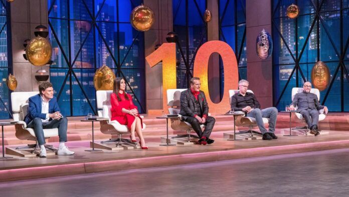 jubiläumsfolge Carsten Maschmeyer, Judith Williams, Ralf Dümmel, Frank Thelen und Jochen Schweizer Die „Löwen“ (v.l.) Carsten Maschmeyer, Judith Williams, Ralf Dümmel, Frank Thelen und Jochen Schweizer. Foto: RTL / Bernd-Michael Maurer