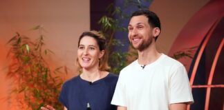 Karanga Gründer Valentina Heuschmidt und Maximilian Arntzen präsentieren Erdnusssauce aus der Quetschflasche. Sie erhoffen sich ein Investment von 70.000 Euro für 10 Prozent der Firmenanteile. RTL / Stefan Gregorowius
