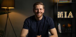 ONESTOPTRANSFORMATION AG Julian Knorr, Gründer und CEO ONESTOPTRANSFORMATION AG