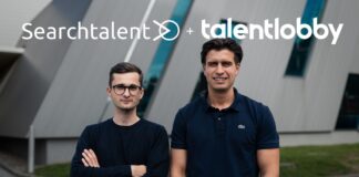 Recruiting Powerhouse Gemeinsam noch stärker: Die allygatr-Start-ups Searchtalent und Talentlobby arbeiten künftig noch enger zusammen – unter Führung des Talentlobby-Gründerduos, Philipp Habring und Paul Hagler (v.l.n.r.) Credits: © talentlobby