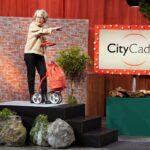 Für alle, die Stil und Komfort im Alltag schätzen: Der perfekte Begleiter ist da! citycaddy Elke Jensen präsentiert mit „CityCaddy“ Gehhilfe und Trolley zugleich. Sie erhofft sich ein Investment von 300.000 Euro für 15 Prozent der Firmenanteile. Foto: RTL / Stefan Gregorowius
