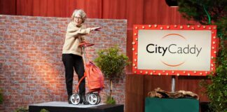 citycaddy Elke Jensen präsentiert mit „CityCaddy“ Gehhilfe und Trolley zugleich. Sie erhofft sich ein Investment von 300.000 Euro für 15 Prozent der Firmenanteile. Foto: RTL / Stefan Gregorowius