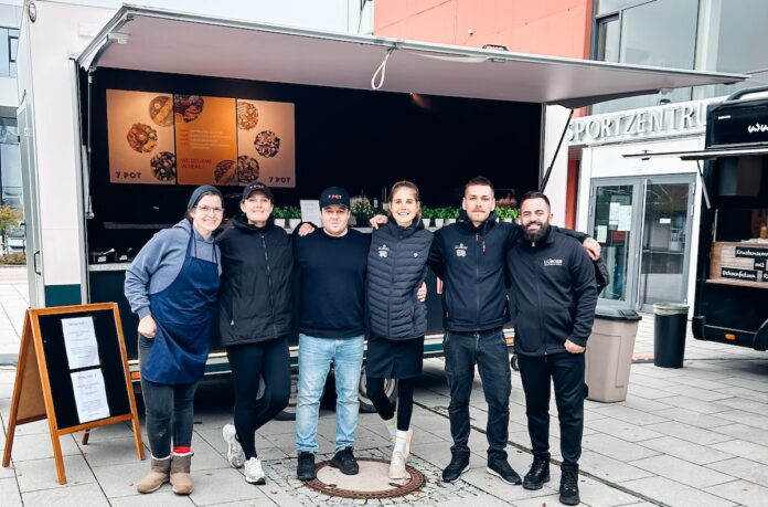 Foodtrucks United team Bild vor Food Truck