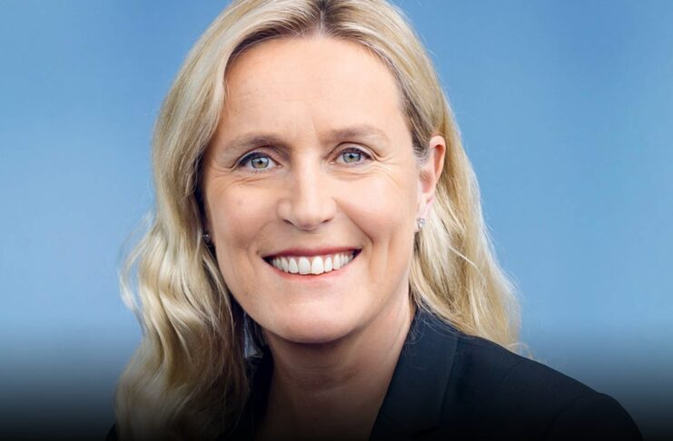 Iris Bohnet setzt sich weltweit für Frauen und die Gleichstellung der Geschlechter ein. Sie ist eine Verhaltensökonomin, die in ihrer Arbeit Erkenntnisse aus Wirtschaft und Psychologie kombiniert und die Autorin des preisgekrönten Buches „What Works: Gender Equality by Design