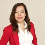 Expertenstatus durch Fachartikel: So geht’s! fachartikel Annette Neumann Potraitfoto rot