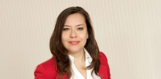 fachartikel Annette Neumann Potraitfoto rot