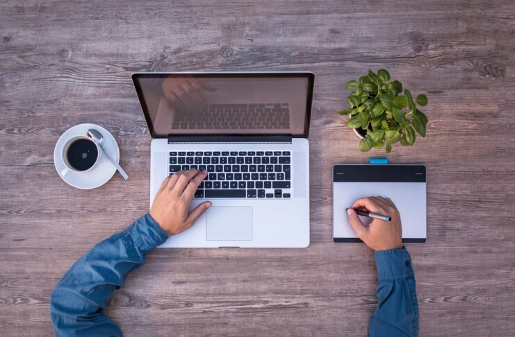 homeoffice Bild von Lukas Bieri auf Pixabay
