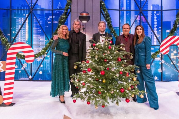 Löwen (v.l.) Dagmar Wöhrl, Nils Glagau, Tillman Schulz, Ralf Dümmel und Judith Williams. Foto: RTL / Bernd-Michael Maurer