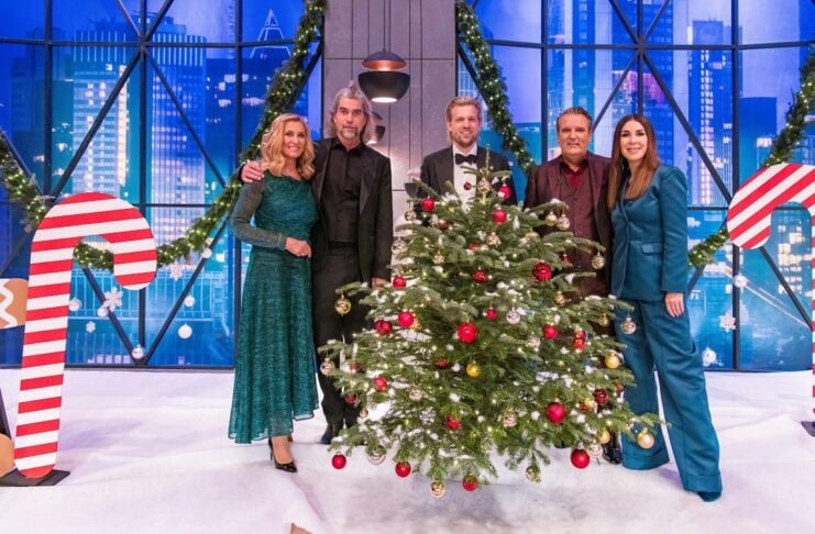 Löwen (v.l.) Dagmar Wöhrl, Nils Glagau, Tillman Schulz, Ralf Dümmel und Judith Williams. Foto: RTL / Bernd-Michael Maurer