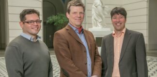Factor4Solutions Gründerteam von Factor4Solutions: Walther Hüls, Jan Albers und Stefan Petersen (v.l.n.r.) Copyrighthinweis: TU Berlin