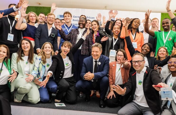 embassidy Team Bild mit Robert Habeck