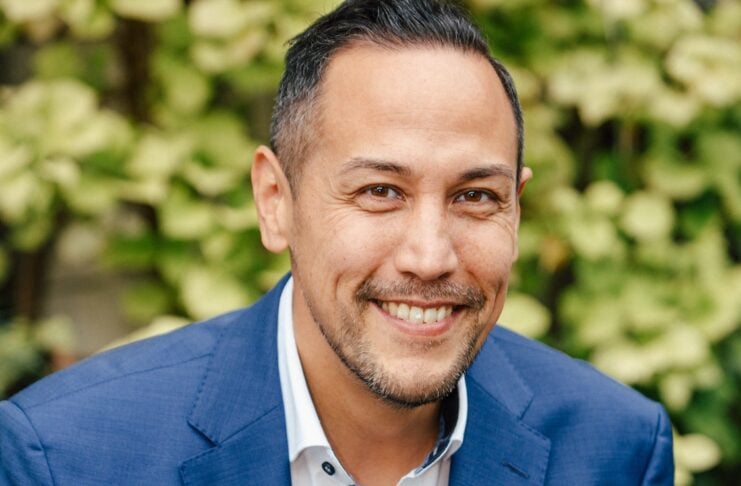 ki unternehmen beitrag autor mike grzanna vor grünen blättern