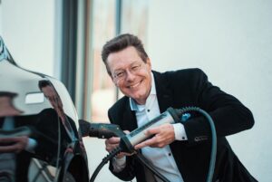 Steckt die E-Mobilität noch immer in der Steckdose fest?