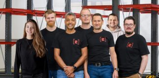 RAECKS Lagerregale Team Foto neu alle stehend