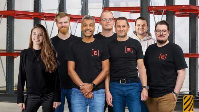 RAECKS Lagerregale Team Foto neu alle stehend