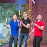 Was passiert, wenn Technik auf Spieltrieb trifft? ChuckaRubba Wurfstab Höhle der Löwen Rainer Lauberger, Thomas Eichstetter und Thomas Moch präsentieren das elektronische Wurfspielzeug „ChuckaRubba“. Sie erhoffen sich ein Investment von 100.000 Euro für 30 Prozent der Firmenanteile. Foto: RTL / Bernd-Michael Maurer