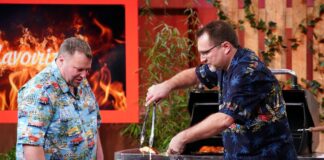 Flavourizer Grill Höhle der Löwen die Gründer Lars Kliefoth (r.) und Jan Bastian Schacht präsentieren mit Flavourizer einen Geschmackszerstäuber für den geschlossenen Grill in der Höhle der Löwen. Sie erhoffen sich ein Investment von 75.000 Euro für 10 Prozent der Firmenanteile.