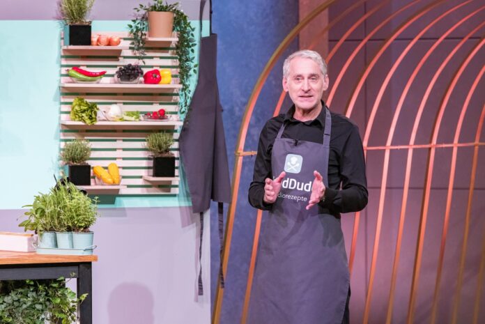 FoodDude app rezepte Sven Torner Sven Torner präsentiert mit „FoodDude“ die erste sprachgesteuerte Koch- und Rezepte-App. Er erhofft sich ein Investment von 180.000 Euro für 10 Prozent der Firmenanteile. Foto: RTL / Bernd-Michael Maurer