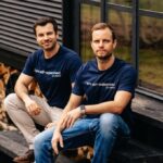 Wie können Daten schon beim Sammeln klüger werden? lightly edge daten founderteam bild sitzend Matthias Heller und Igor Susmelj @ Lightly