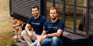 lightly edge daten founderteam bild sitzend Matthias Heller und Igor Susmelj @ Lightly