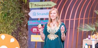Mon Courage Stick Pflegeprodukte Reisekosmetik Eva Helmeth präsentiert die All-In-One Reisekosmetik „MON COURAGE“. Sie erhofft sich ein Investment von 150.000 Euro für 15 Prozent der Firmenanteile. Foto: RTL / Bernd-Michael Maurer