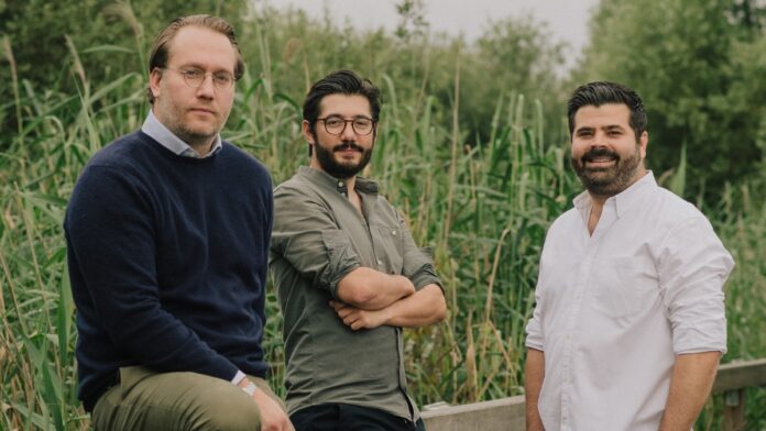 RAUS Natur Cabins Founder Team Bild Christopher Eilers, Johann Ahlers, Julian Trautwein