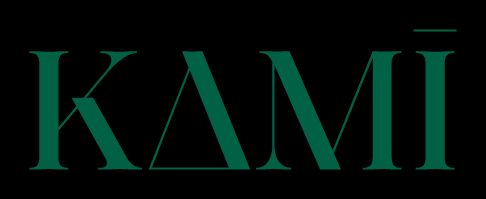 Kami skincare logo grüne schrift schwarzer hintergrund