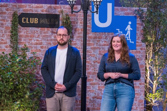 eve app safe places Nicola Bürck und Philippe Orner präsentieren mit „Eve“ eine App die Frauen hilft, möglichst sicher zu feiern und wieder nach Hause zu kommen. Sie erhoffen sich ein Investment von 40.000 Euro für 10 Prozent der Firmenanteile. Foto: RTL / Bernd-Michael Maurer