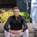 Wenn dich ein Chatbot coacht, brauchst du kein Wachstum – sondern Hilfe coaching chatbot Ki Autor slatco sterzenbach sitzend