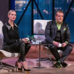 Visionen brauchen Bühne 16. Juni 2025: Höhle der Löwen mit starken Gründern Die "Löwen" Janna Ensthaler und Ralf Dümmel nehmen den intelligenten Ladestecker von „Akku Life Guard“ genau unter die Lupe. Foto: RTL / Bernd-Michael Maurer