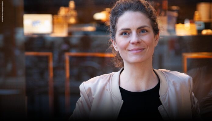 Ronja von Wurmb-Seibel Buch herCAREER mehrfach ausgezeichnete Journalistin, Autorin und Filmemacherin, ehem. Reporterin in Kabul © Niklas von Wurmb-Seibel