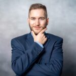 Was macht eigentlich einen guten Werbetext aus – und warum scheitern so viele daran? Sascha Thill Copywriting kunden vertrauen potraitbild