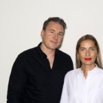 Warum wissen wir so wenig über das, was wir täglich auf unsere Haut geben? the inkey list hautpflege wissen founder team bild colette laxton und mark curry