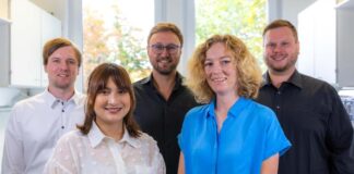 Vasc-on-Demand: Künstliche Blutgefäße im Gewebemodell v.l.n.r. Patrick Kuntschke, Dr. Leanne de Silva, Dr. Matthias Ryma, Katinka Theis und Alexander Radüchel @ Michael Bartolf-Kopp, Universitätsklinikum Würzburg