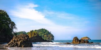 costa rica esim verbindung strand von rosta rica Image by Matt Heinrichs from Pixabay