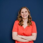 Wie gelingt entspannter Praxisalltag trotz Fachkräftemangel? DOC‑N‑ROLL bringt Struktur in jede Praxis und Ordination DOC‑N‑ROLL Gründerin Kathrin Zhuber@Miriam Mehlman Fotografie